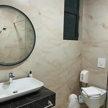 Värdshus Clinton Tirana