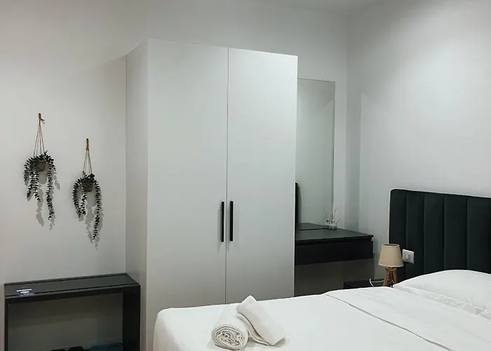 Zajazd Clinton Tirana