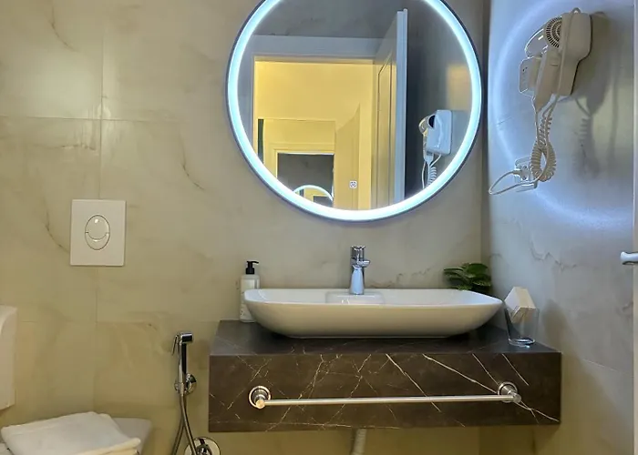 Zajazd Clinton Tirana