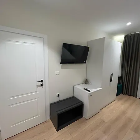 Clinton Mini-hôtel Tirana