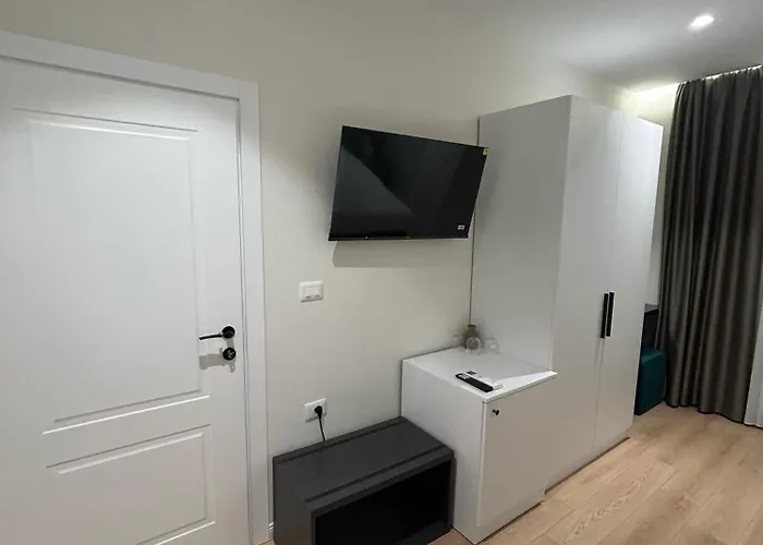 Clinton 宾馆 地拉那